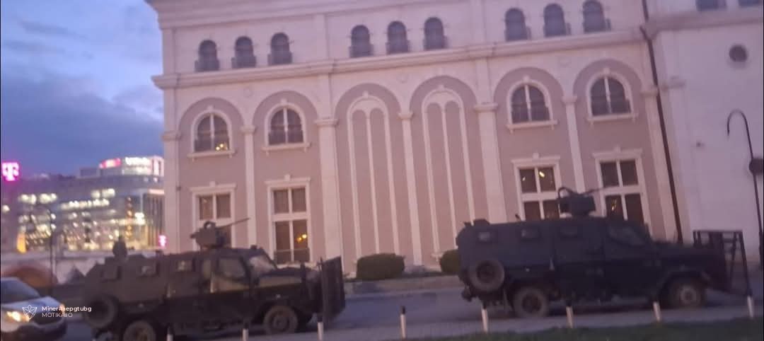 Оклопни возила во Скопје ??!! Од што се плашите ?