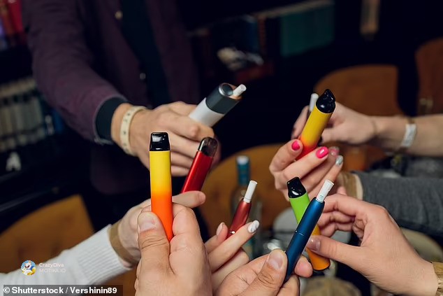Соседна Шпанија и Велика Британија исто така ги засилуваат мерките