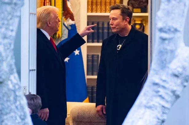 Трамп му порача на Маск да си оди дома во ЈАР – и се закани со депортација поради несогласувања околу електричните возила