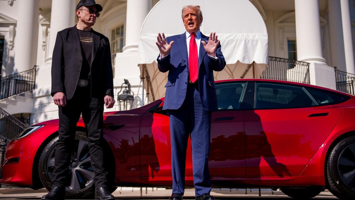 Elon Musk vs. Trump: Billionaire Feud Risks Tesla’s Federal Support as EV Sales Slump