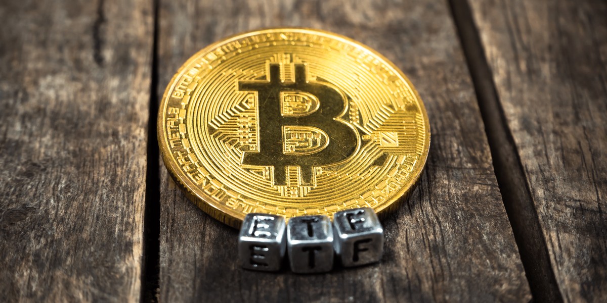 Bitcoin ETF Investments Surge as Fidelity and BlackRock Drive $1 Billion Rebound