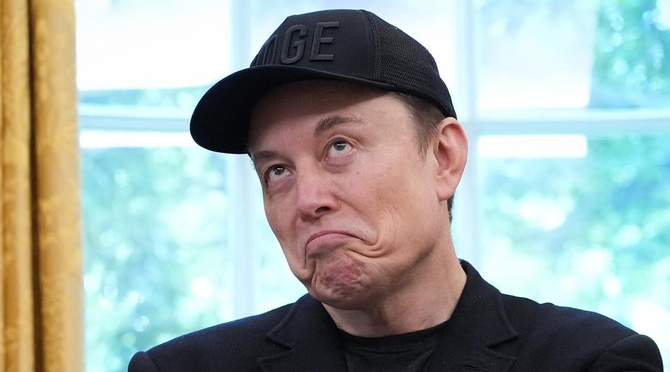 Биткоин достигнува историски максимум: 112.000 долари за еден биткоин, зголемување од 50% за само месец дена