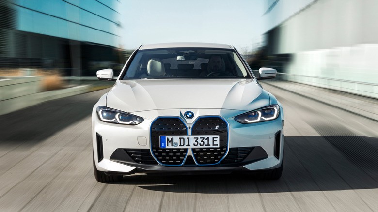 BMW i4 конечно достапен - на користени модели цените им паѓаат и под 30.000 долари!