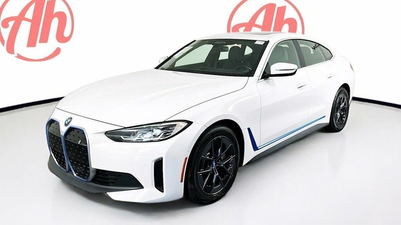 BMW i4 eDrive40 со 117.000 километри за под 25.000 долари – екстра сила и поголем досег по најниска цена