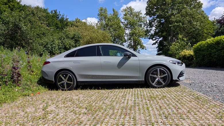 Иднината на автомобилите е веќе тука: Новиот електричен Mercedes-Benz CLA ветува дека ќе ги убеди и најголемите скептици во моќта на електричните возила