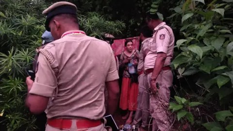 Русинка пронајдена во пештера во Индија - таму живеела со нејзините две мали ќерки