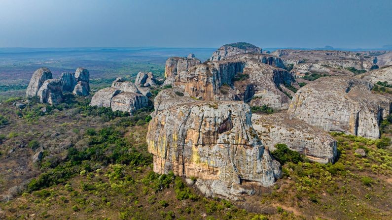 Историја, култура и недоприена дивина: Од црните карпи до водопадите Каландула и пустината Иона