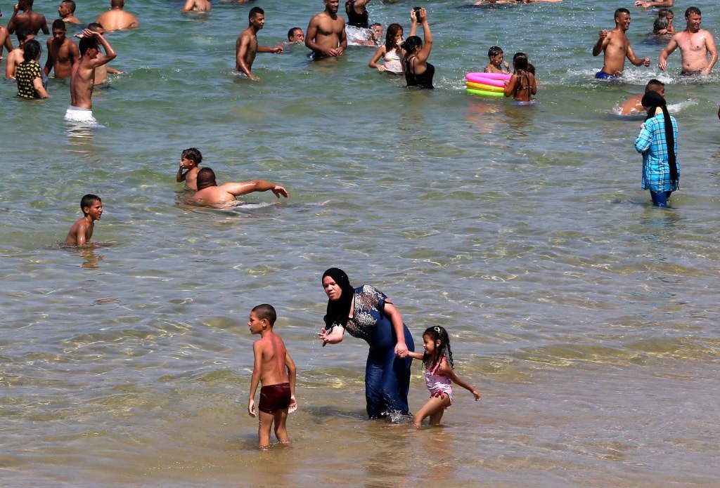 Шорцевите прогласени за провокативни од страна на градоначалникот на Шетаиби