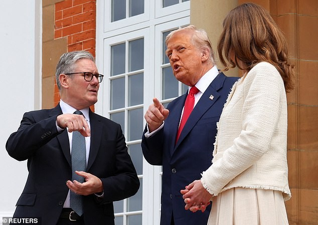 „Трамп ја изеде фон дер Лајен за појадок“: ЕУ се распаѓа поради „лошо договорениот“ трговски договор, а Британија доби подобри услови поради Брегзит