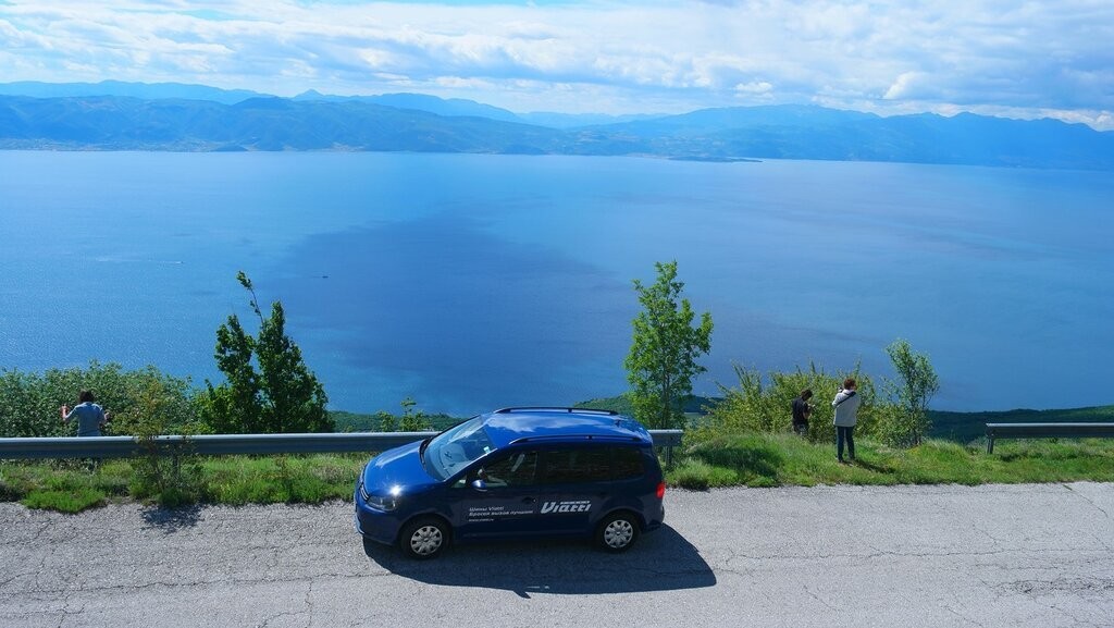 Уникатна панорама на двете езера