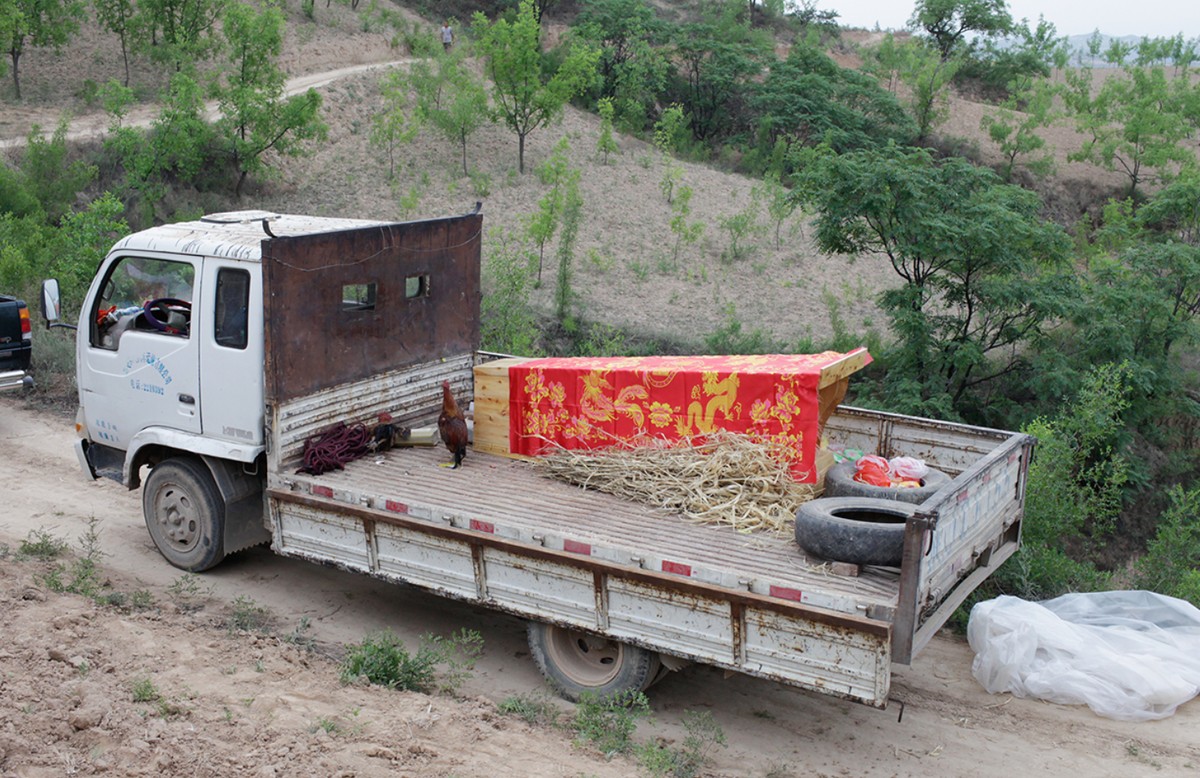 Кинеската морбидна национална традиција на брак со мртви луѓе. Зошто го прават тоа и какво е значењето?