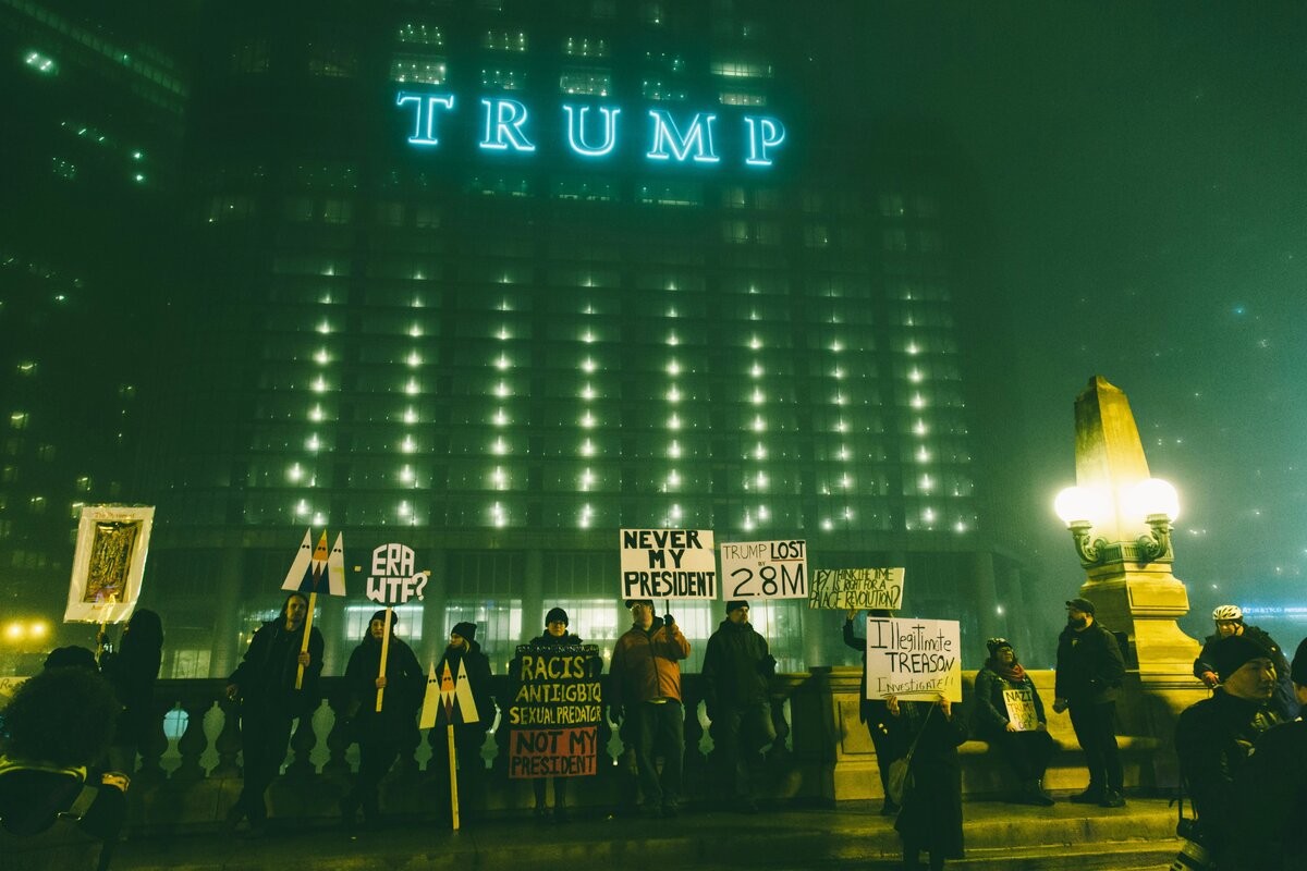 Трамп инвестираше туѓи пари и драматично потфрли