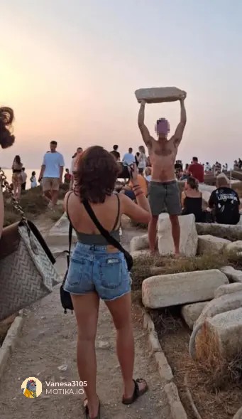 Лута реакција на социјалните мрежи: Гостите „имаат пари, но немаат почит“