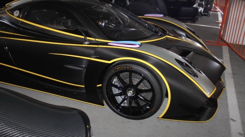 Конфискуваните ремек-дела: Bugatti, Pagani и Apollo со неочекувани приказни