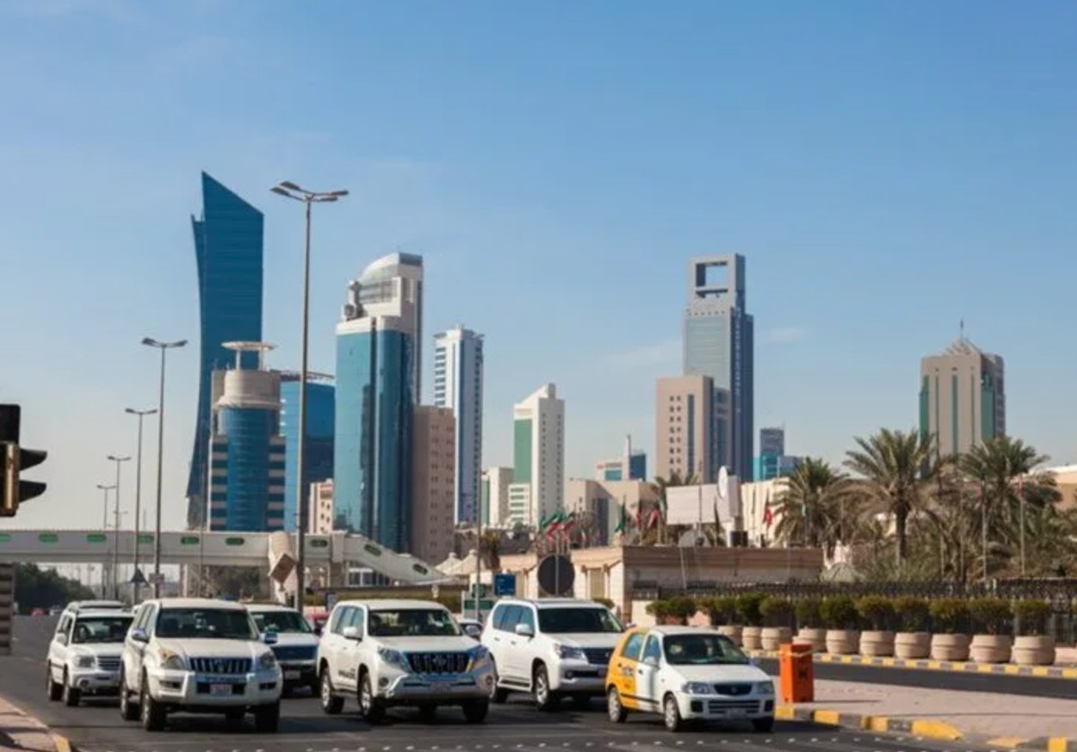 Температурен рекорд од 70°C: Кувајтските лета се закана за човечкиот живот и технологијата
