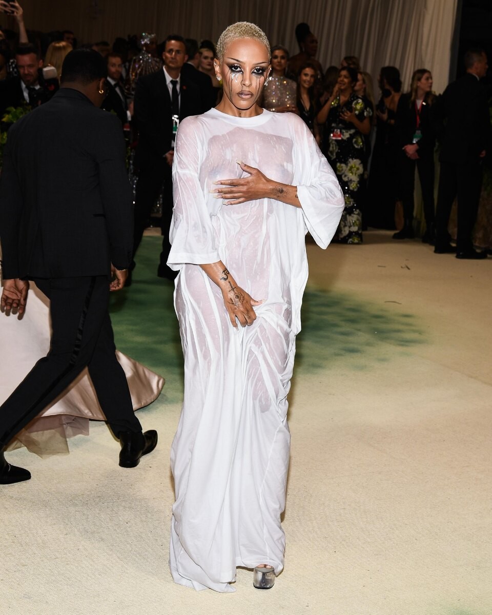 Doja Cat на Met Gala: Влажна и чудна