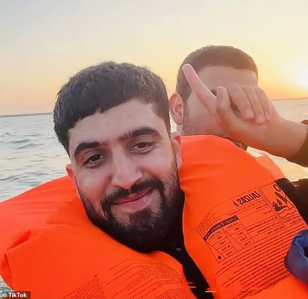 Мигрантот од TikTok кој објави водич како нелегално да го преминете Каналот, исто така снимил видео како да си ја убиете сопругата пред да дојде во Британија