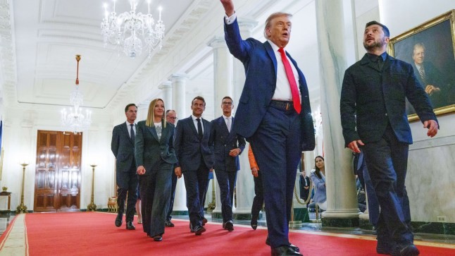 Дипломатијата на Трамп: Шоу или мир?