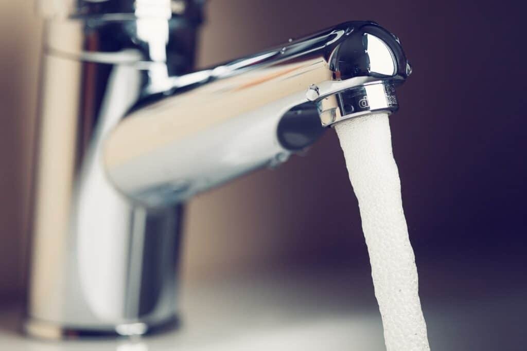 Зошто хлорот во водата е опасен и како да се заштитите од неговите ефекти