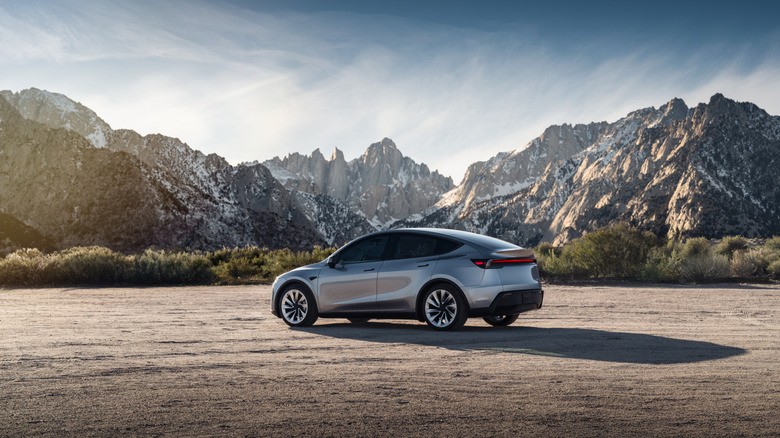Tesla ќе испорача до 500 автомобили, а остатокот ќе чекаат подолго