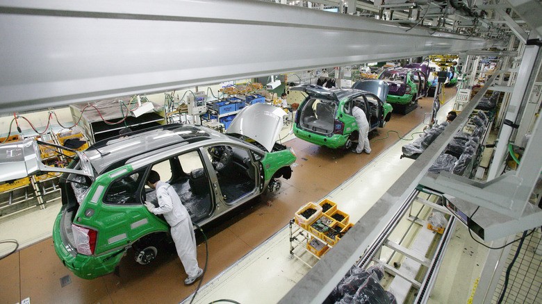 Позади сцената: Работниците на Hyundai најавија штрајк за повисоки плати и пократка работна недела