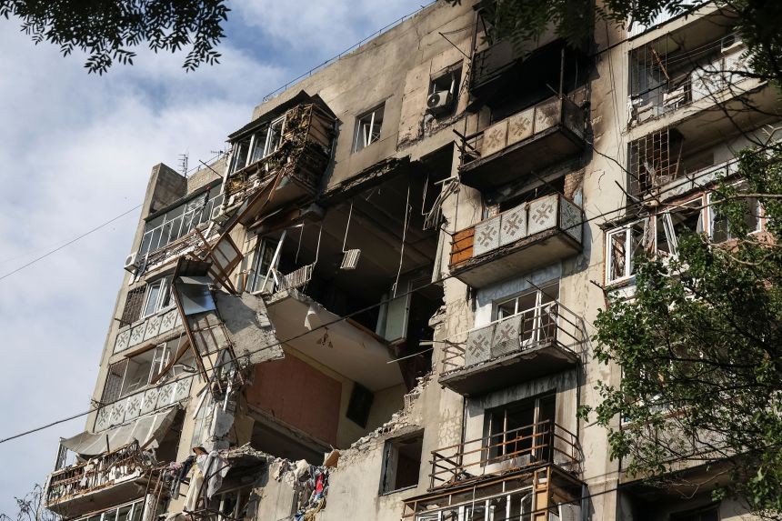 Како руските дронови ја менуваат војната во Украина и ги претвораат градовите во линија на фронтот?
