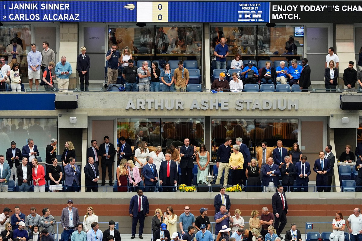 Бев на трибините додека Доналд Трамп го гледаше финалето на US Open. Еве што навистина се случи