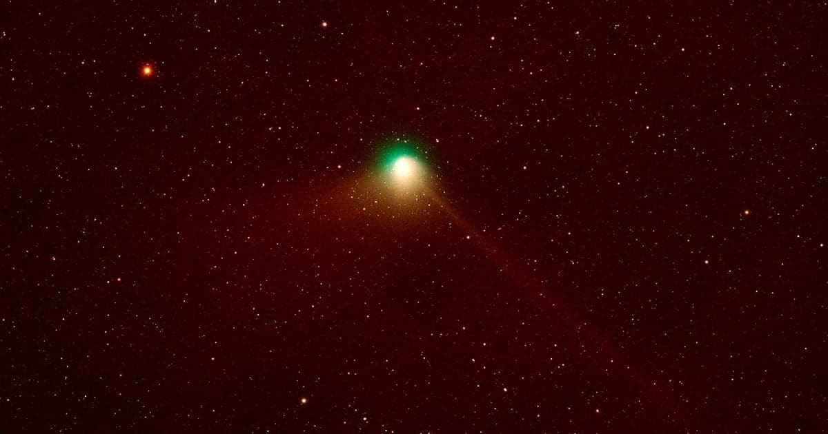 O visitante interestelar que muda de cor: 3I/ATLAS se aproxima do Sol