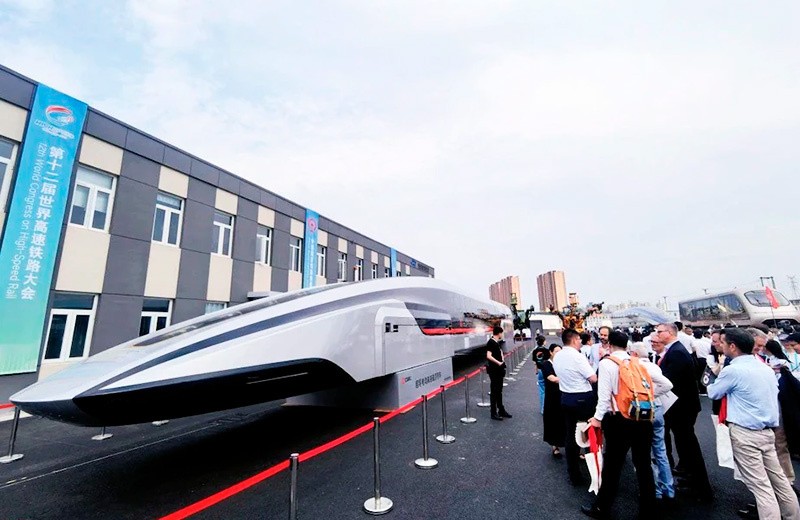 问题根源：空气被压缩成活塞，形成强烈冲击波