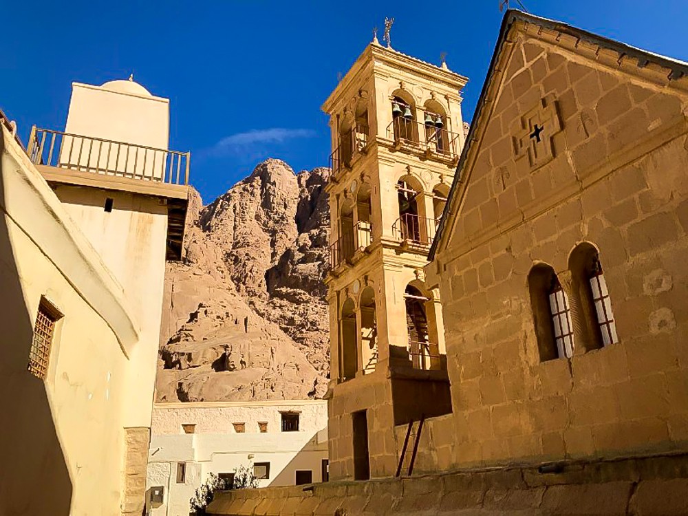 Plano de mega-luxo em Monte Sinai provoca fúria mundial