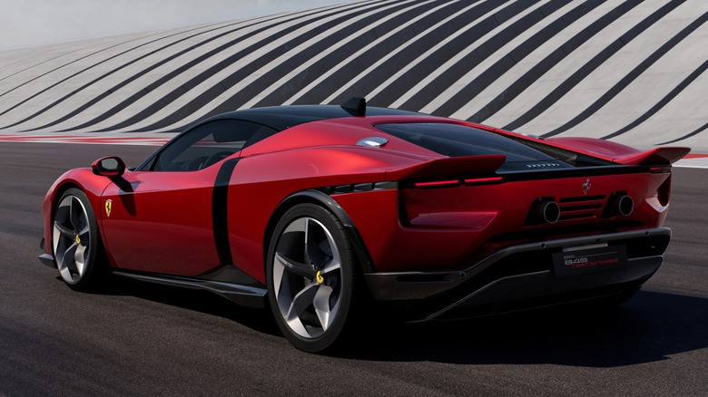 1035 коњски сили, 8 цилиндри и хибридна моќ – Ferrari со најнапредна технолошка платформа досега