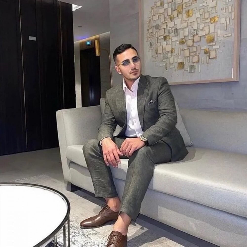 被誉为 Tinder 骗子王的他，在巴统机场落网：跨国通缉、伪证件横跨欧洲，涉案金额超千万美元