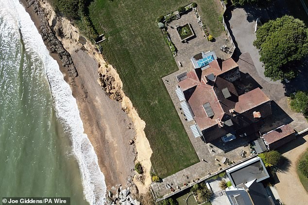 The five-metre danger line: when erosion reaches this close, demolition follows