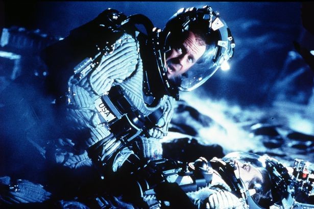 NASA 在近地小行星威胁前走极端？像电影《Armageddon》那样用核弹击碎“城市级威胁”的设想