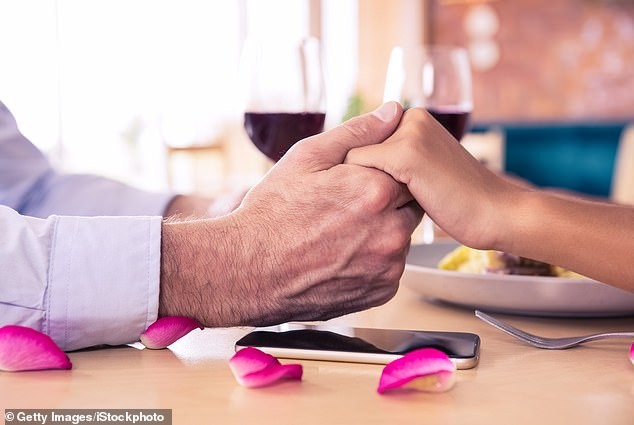 Влегов во светот на „sugar daddys“– правила, искуства и вистината зад понудите