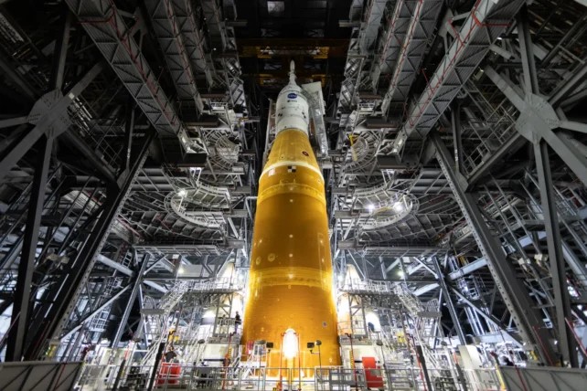 Artemis II n’atterrira pas sur la Lune — mais y orbite