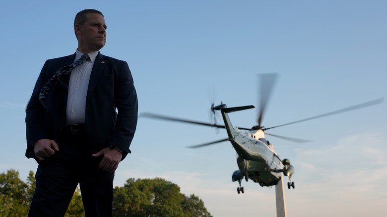 Homem aponta laser para Marine One durante o sobrevoo do Presidente e pode pegar até cinco anos de prisão