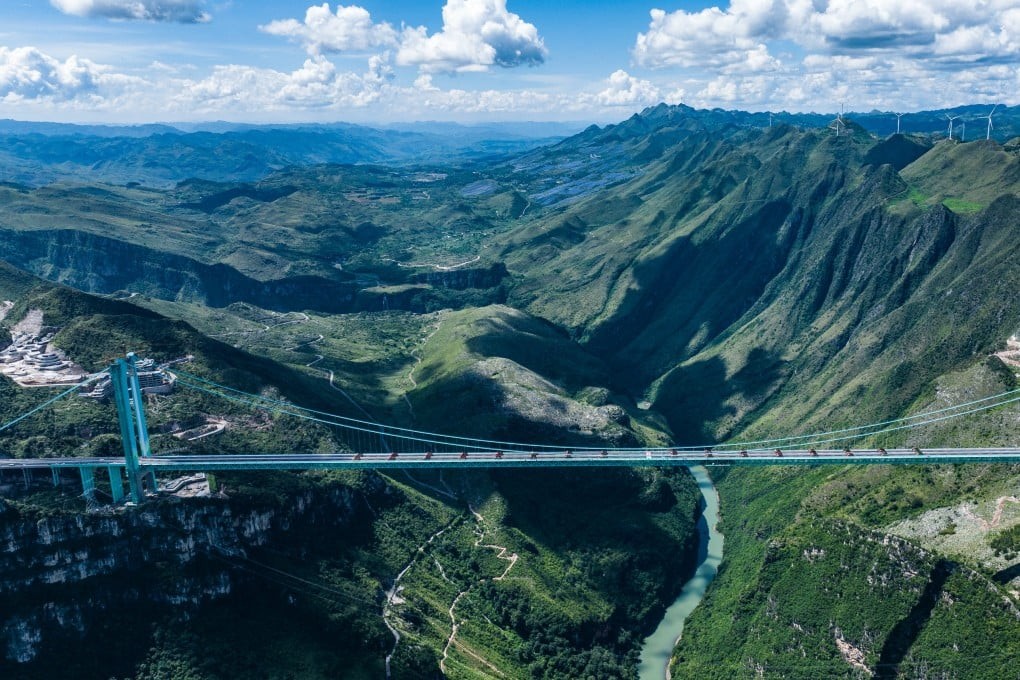El puente más alto del mundo abrirá al tráfico: 625 metros sobre el cañón Huajiang, en Guizhou