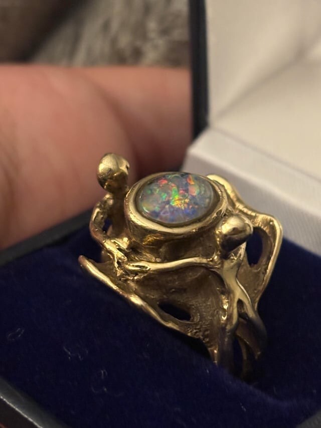 Für 5 Dollar gefunden: Ein Ring aus 9-Karat-Gold mit Opal – ein potenzieller Schatz, der Tausende wert sein könnte