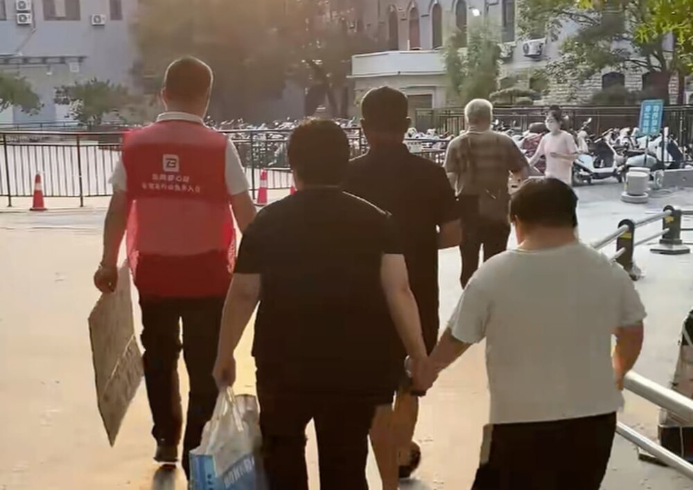 起点：个人痛苦催生的善举