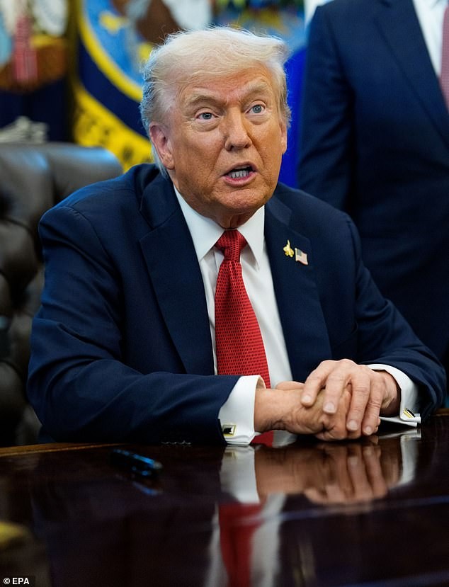 Трамп за Грета Тунберг: 'Бунтовничка е, има проблем со бесот и треба да оди на лекар' – таа со сарказам му возвраќа