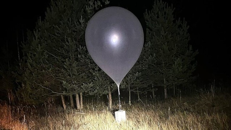 Globos contrabandistas: la nueva y sorprendente amenaza que paró un aeropuerto europeo