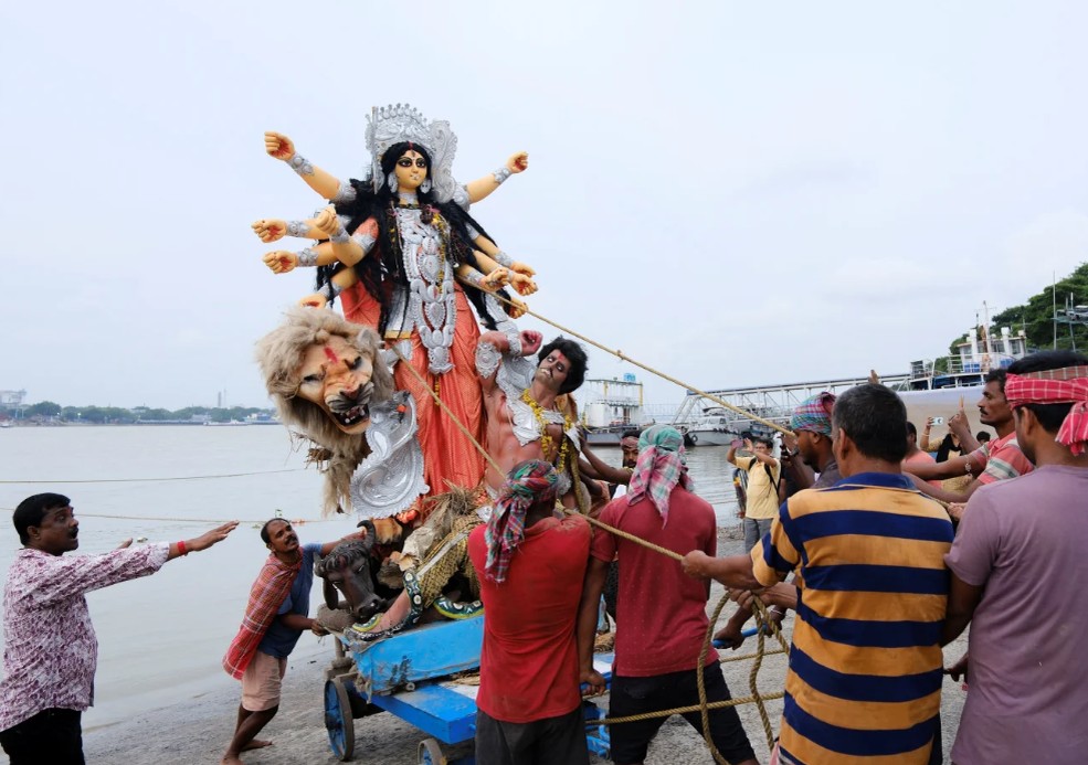 Durga Puja: la diosa de la India derrota al demonio de la mentira, encarnado este año en Trump