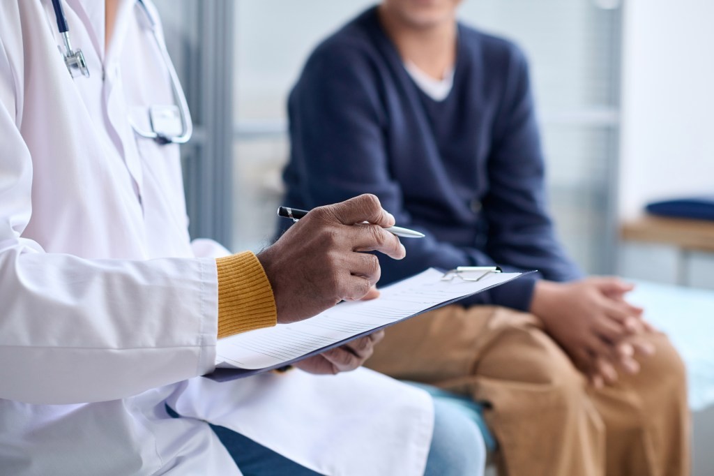 La UE propone que menores elijan su género por autodeterminación: sin límite de edad ni chequeos médicos — y podría bloquear fondos a países que se opongan