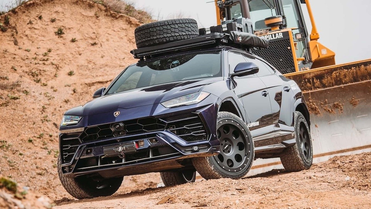 Der erste Obdachlose, der in einem Lamborghini Urus lebt – verkauft Haus, beendet Beziehung, bricht mit der Vergangenheit