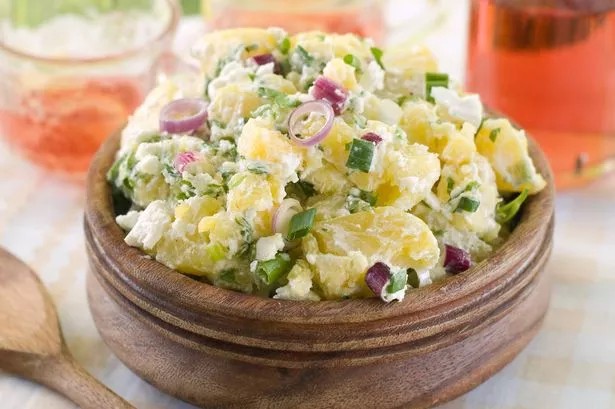 O truque sem maionese: emulsificar com a água de cozimento