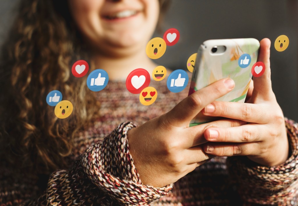 Alarmierende Studie: Social Media schädigt Gedächtnis, Leseverstehen und Wortschatz bei Kindern – schon wenige Stunden täglich reichen