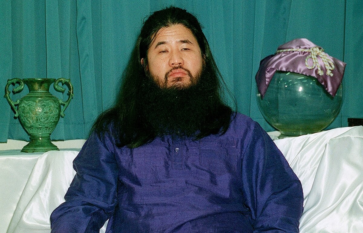 他们把信仰包装成锁链:现代邪教如何在短时间内吞噬自我、家庭与未来