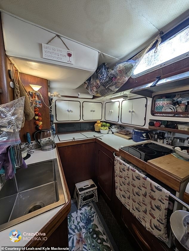 Слободата има своја цена: Продаден дом, напуштена работа и нов економски контраст