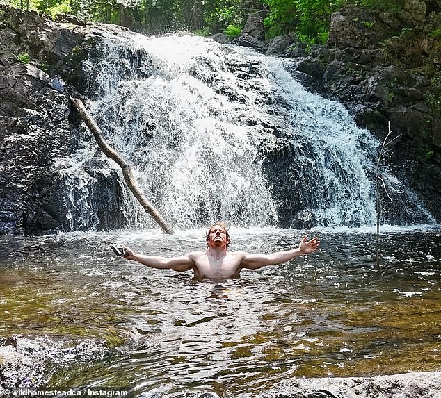 Од шатор меѓу мечки до своја куќа во шумата: Почетоците беа борба за опстанок